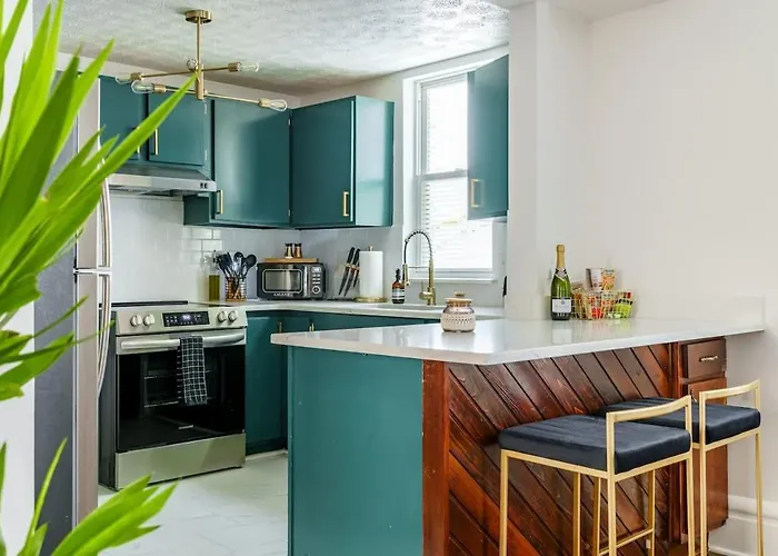 Сasa de vacaciones Jungle Nook By Jungle House Near Convention Center Osu & Nationwide Arena Walk To High Street Downtown & Short North 5 800 Reviews Private Parking Columbus