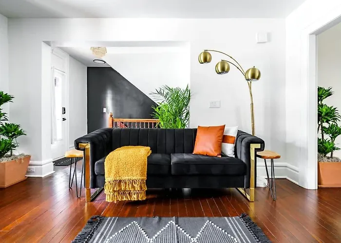 Сasa de vacaciones Jungle Nook By Jungle House Near Convention Center Osu & Nationwide Arena Walk To High Street Downtown & Short North 5 800 Reviews Private Parking Columbus