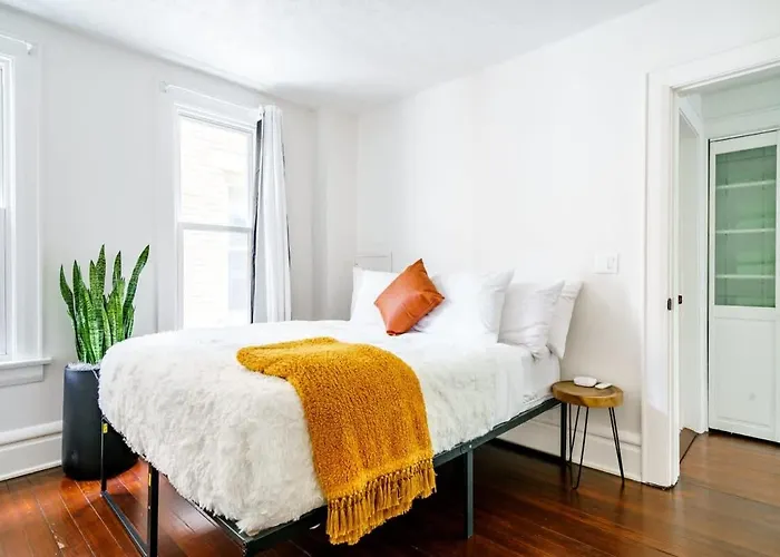 Сasa de vacaciones Jungle Nook By Jungle House Near Convention Center Osu & Nationwide Arena Walk To High Street Downtown & Short North 5 800 Reviews Private Parking